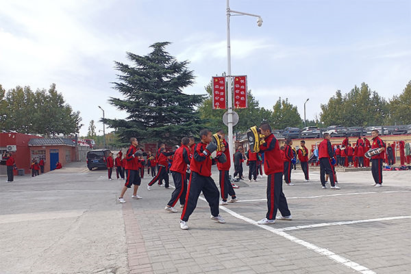 在哪里学武术比较好？河南嵩山少林寺武校全年